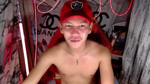 Snapshot of ralfhuge24 chatting on February 3, 2:53 am ralfhuge24 online show from February 3, 2:53 am