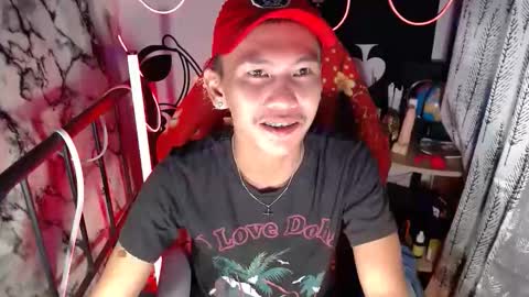 Snapshot of ralfhuge24 chatting on February 8, 2:20 pm ralfhuge24 online show from February 8, 2:20 pm