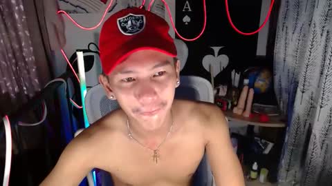 Snapshot of ralfhuge24 chatting on February 12, 7:58 am ralfhuge24 online show from February 12, 7:58 am