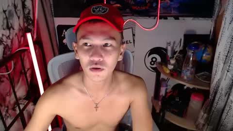 Snapshot of ralfhuge24 chatting on February 22, 10:19 pm ralfhuge24 online show from February 22, 10:19 pm