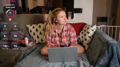 Snapshot of ramichick chatting on December 19, 5:18 am Rami online show from December 19, 5:18 am