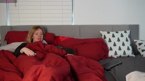 Snapshot of ramichick chatting on December 21, 2:47 pm Rami online show from December 21, 2:47 pm