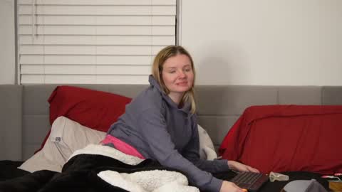 Snapshot of ramichick chatting on January 14, 7:48 am Rami online show from January 14, 7:48 am