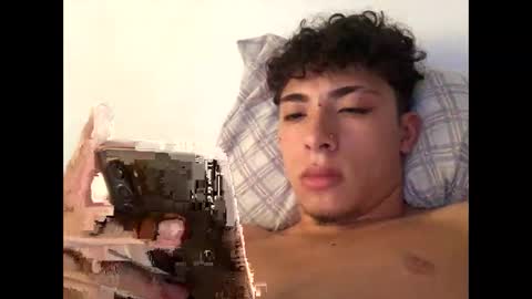 Snapshot of ramiroo2312 chatting on February 27, 7:37 pm ramiroo2312 online show from February 27, 7:37 pm