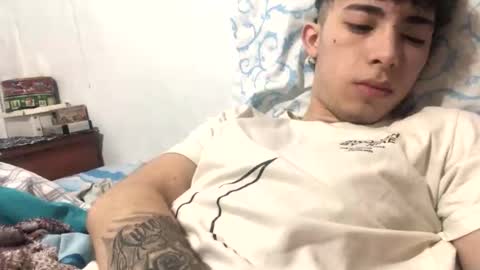 Snapshot of ramiroo2312 chatting on October 24, 6:15 pm ramiroo2312 online show from October 24, 6:15 pm