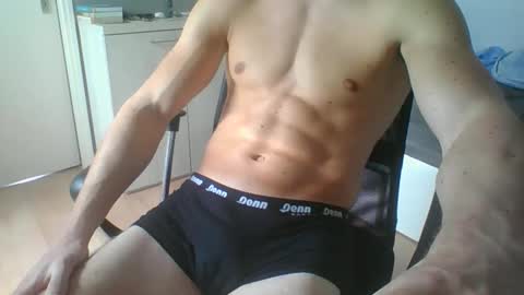 ramonjoosse2001 online show from May 6, 11:59 am
