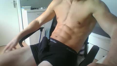 ramonjoosse2001 online show from May 13, 12:24 pm