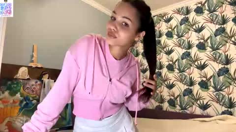 Snapshot of ranaeriveras chatting on October 16, 9:27 pm ShyBerry online show from October 16, 9:27 pm