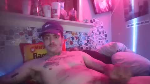 Snapshot of rannndyyy chatting on December 13, 7:47 am Randy online show from December 13, 7:47 am