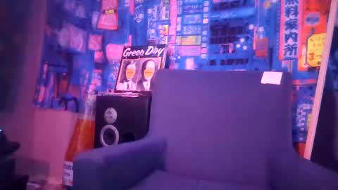 Snapshot of rannndyyy chatting on December 13, 10:51 am Randy online show from December 13, 10:51 am