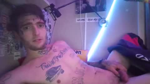 Snapshot of rannndyyy chatting on December 21, 9:01 am Randy online show from December 21, 9:01 am