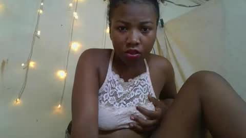 Snapshot of rantamarie chatting on April 15, 9:37 pm Rantamarie online show from April 15, 9:37 pm