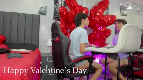 Snapshot of raphael_nyon chatting on February 15, 3:58 am Raphael Nyon online show from February 15, 3:58 am