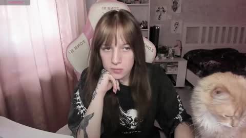 Snapshot of rapunzel_cute chatting on February 11, 1:16 pm Rapunzel online show from February 11, 1:16 pm