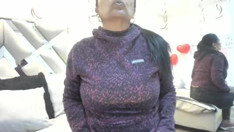 Raquel Moore  online show from February 15, 2:25 pm