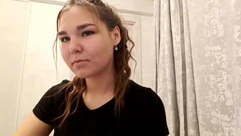 Synthia  FIrst day here  online show from December 21, 3:41 pm