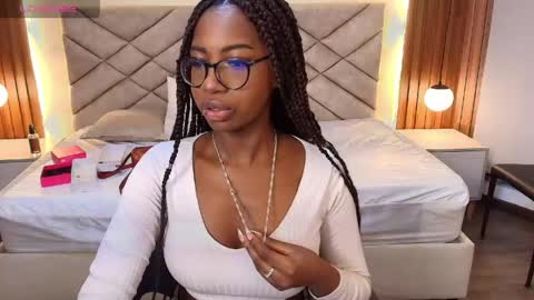 Raquel online show from April 16, 12:06 pm