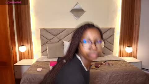 Raquel online show from May 6, 11:59 am