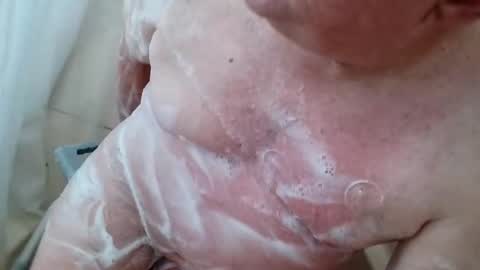 Snapshot of rasbearingsly chatting on November 17, 4:13 pm Rasbear online show from November 17, 4:13 pm