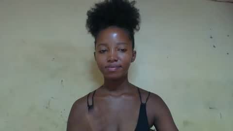 Snapshot of rasoanirinaa chatting on February 21, 8:54 pm rasoanirinaa online show from February 21, 8:54 pm