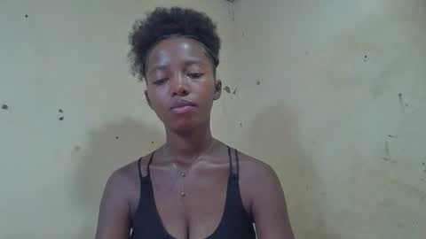 Snapshot of rasoanirinaa chatting on February 26, 10:03 am rasoanirinaa online show from February 26, 10:03 am