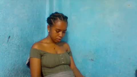 rasoelysca online show from December 15, 2:32 pm