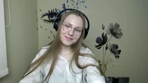 Snapshot of raspberry0101 chatting on December 6, 7:45 pm raspberry0101 online show from December 6, 7:45 pm