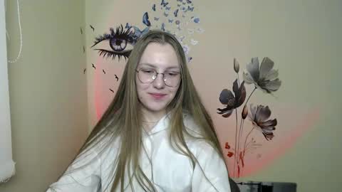 Snapshot of raspberry0101 chatting on December 7, 8:33 am raspberry0101 online show from December 7, 8:33 am