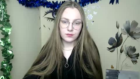 Snapshot of raspberry0101 chatting on December 25, 12:37 am raspberry0101 online show from December 25, 12:37 am