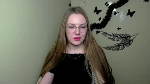Snapshot of raspberry0101 chatting on February 24, 1:13 am raspberry0101 online show from February 24, 1:13 am