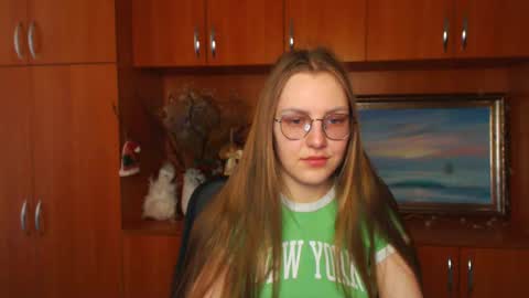 Snapshot of raspberry0101 chatting on February 25, 1:28 pm raspberry0101 online show from February 25, 1:28 pm