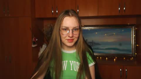 Snapshot of raspberry0101 chatting on February 25, 4:42 pm raspberry0101 online show from February 25, 4:42 pm