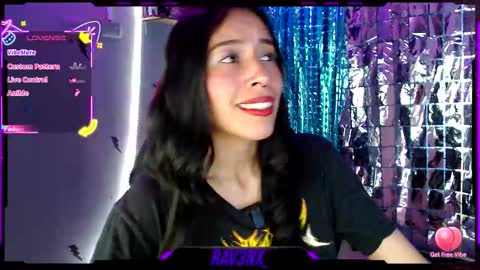   online show from November 6, 11:33 am