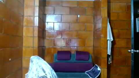 Snapshot of raven__purple chatting on February 5, 5:41 am raven__purple online show from February 5, 5:41 am