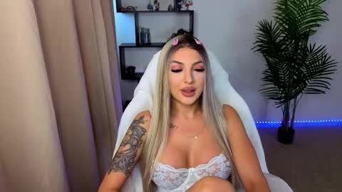 raven_inkk online show from November 27, 10:28 am