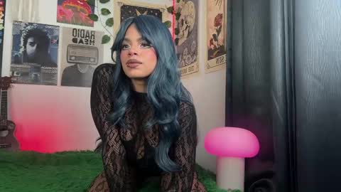 Snapshot of raven_luv chatting on October 17, 1:53 am raven online show from October 17, 1:53 am