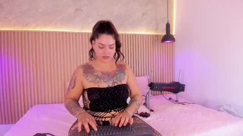 Snapshot of raven_noctis_ chatting on February 18, 3:19 pm Raven online show from February 18, 3:19 pm