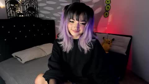 Snapshot of ravencollen chatting on October 23, 12:59 pm ravencollen online show from October 23, 12:59 pm