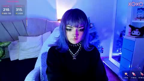 Snapshot of ravencollen chatting on December 3, 8:51 pm ravencollen online show from December 3, 8:51 pm