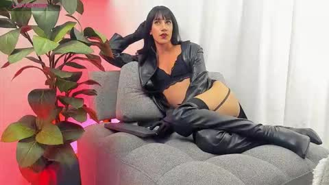 Raven Sinclair online show from January 16, 5:55 am