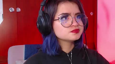 Snapshot of raventh_ chatting on March 10, 11:15 am raventh_ online show from March 10, 11:15 am