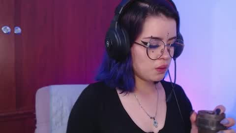 Snapshot of raventh_ chatting on March 27, 10:37 am raventh_ online show from March 27, 10:37 am