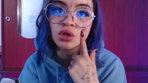 Snapshot of raventh_ chatting on April 14, 11:38 am raventh_ online show from April 14, 11:38 am