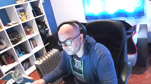 ravingr3d3 online show from February 19, 12:22 pm