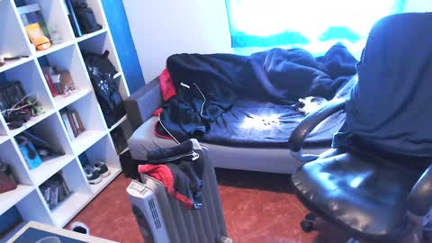 ravingr3d3 online show from February 20, 12:15 pm