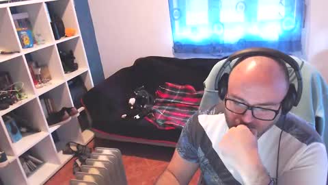 ravingr3d3 online show from February 25, 12:13 pm