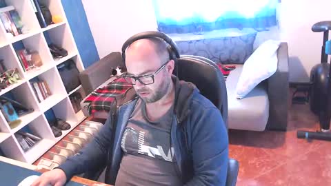 ravingr3d3 online show from March 4, 12:01 pm