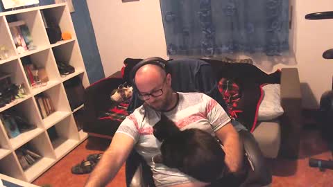 ravingr3d3 online show from March 5, 11:38 pm