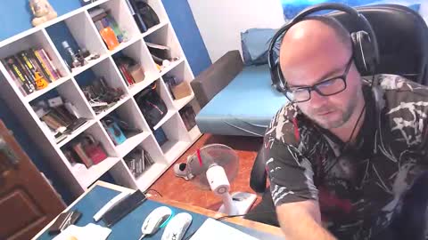 ravingr3d3 online show from September 11, 8:25 am