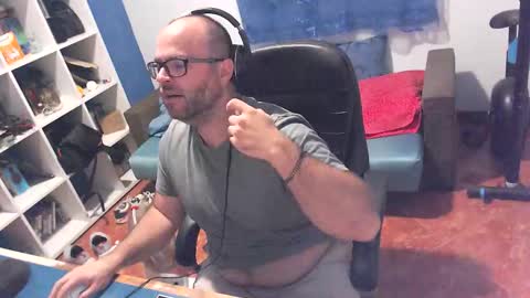 ravingr3d3 online show from September 18, 9:17 pm